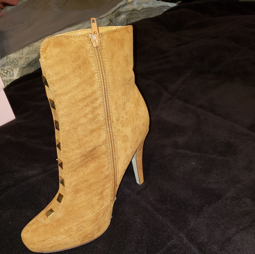 Tan suede boots